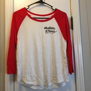Red/white raglan style top
